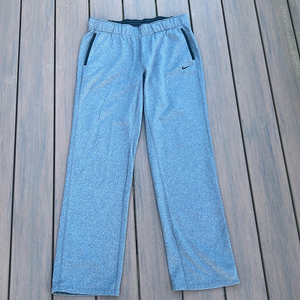 Medium Nike Grey Therma-Fit sweatpants